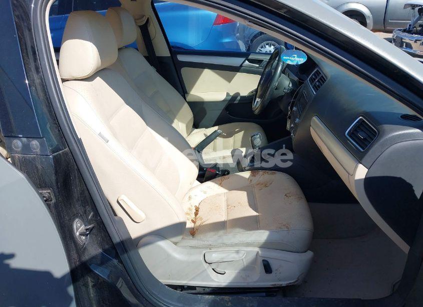 Photo 5 of 2014 Volkswagen Jetta 1.8T SE (VIN 3VWD17AJ3EM420318)