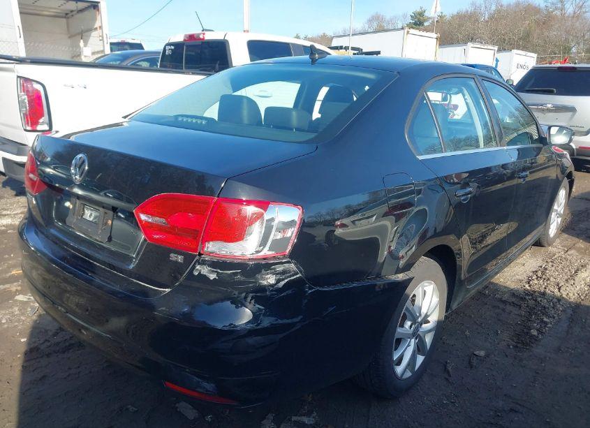 Photo 4 of 2014 Volkswagen Jetta 1.8T SE (VIN 3VWD17AJ3EM443744)