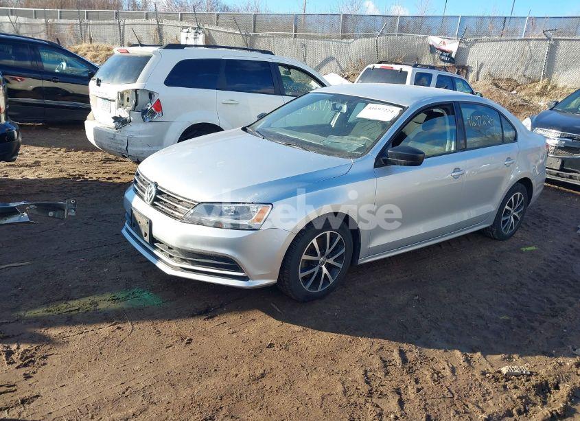 Photo 2 of 2015 Volkswagen Jetta 1.8T SE (VIN 3VWD17AJ3FM202686)
