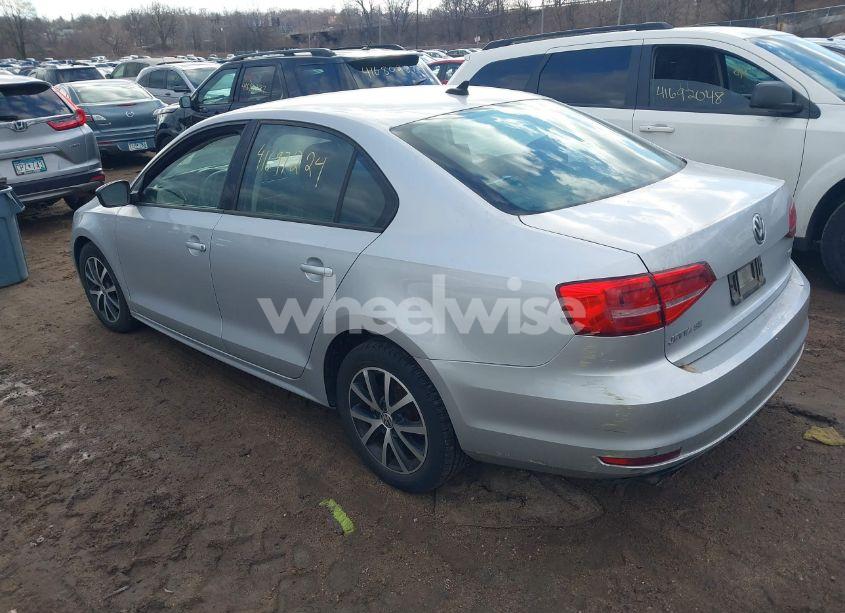 Photo 3 of 2015 Volkswagen Jetta 1.8T SE (VIN 3VWD17AJ3FM202686)