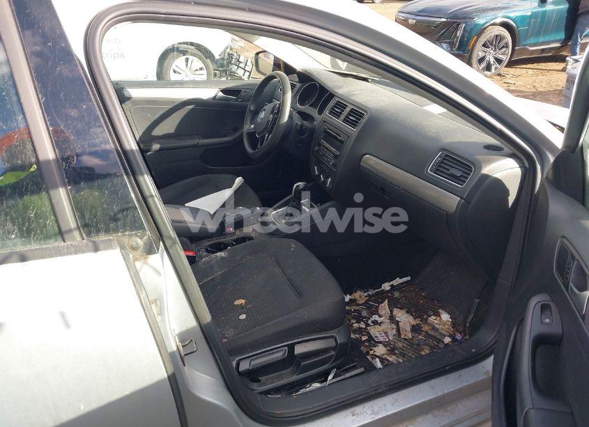 Photo 5 of 2015 Volkswagen Jetta 1.8T SE (VIN 3VWD17AJ3FM202686)