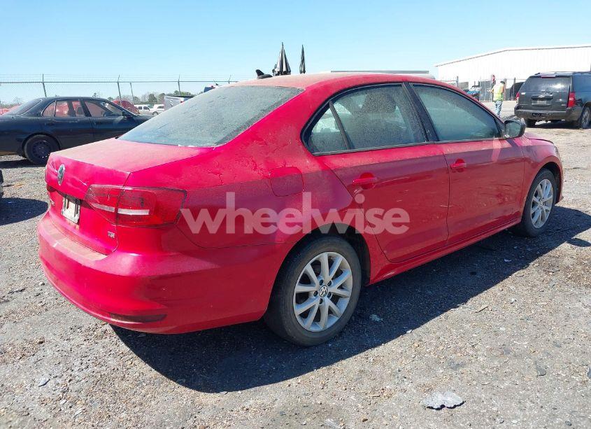 Photo 4 of 2015 Volkswagen Jetta 1.8T SE (VIN 3VWD17AJ3FM239768)