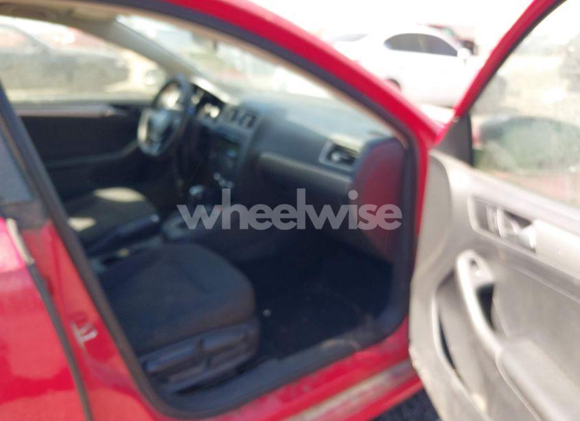 Photo 5 of 2015 Volkswagen Jetta 1.8T SE (VIN 3VWD17AJ3FM239768)