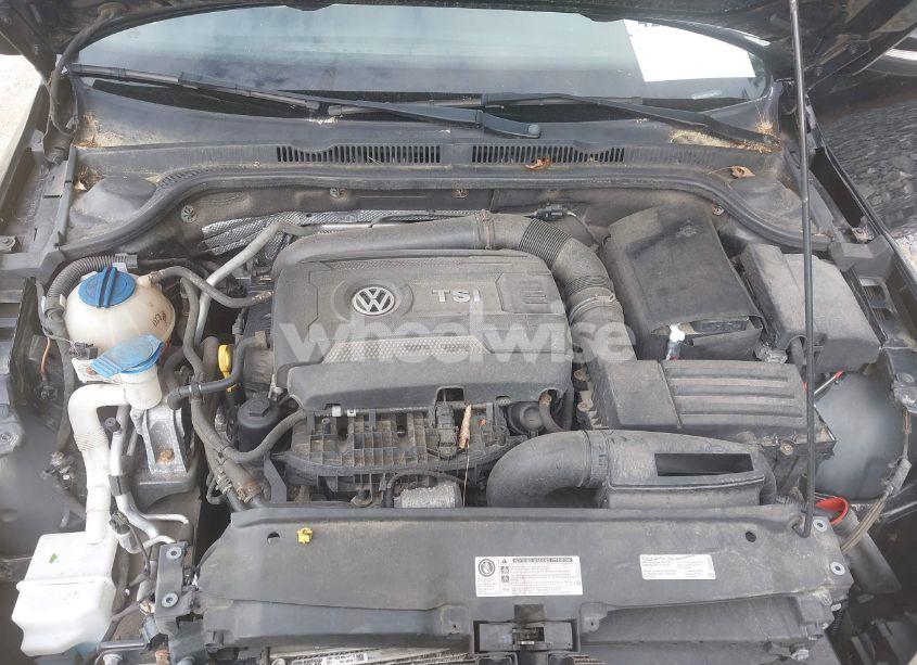 Photo 10 of 2015 Volkswagen Jetta 1.8T SE (VIN 3VWD17AJ3FM252584)