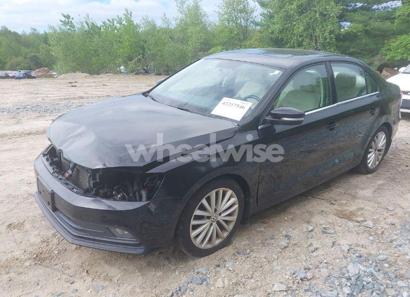 Photo 2 of 2015 Volkswagen Jetta 1.8T SE (VIN 3VWD17AJ3FM252584)