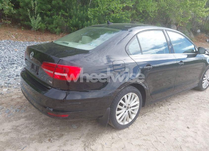 Photo 4 of 2015 Volkswagen Jetta 1.8T SE (VIN 3VWD17AJ3FM252584)