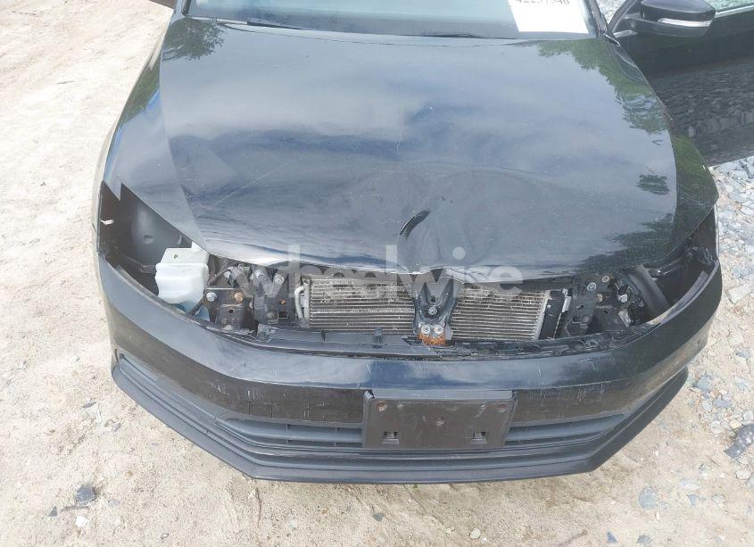 Photo 6 of 2015 Volkswagen Jetta 1.8T SE (VIN 3VWD17AJ3FM252584)