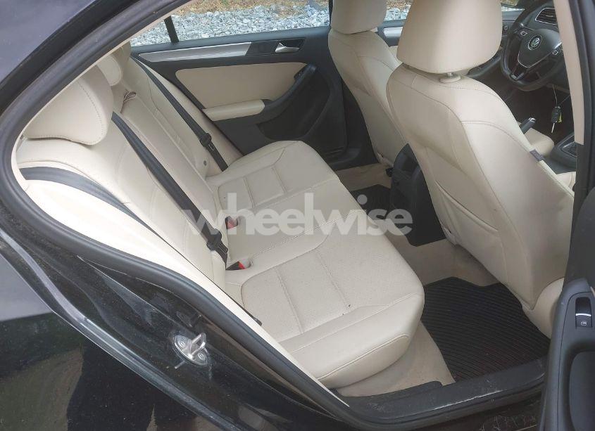 Photo 8 of 2015 Volkswagen Jetta 1.8T SE (VIN 3VWD17AJ3FM252584)