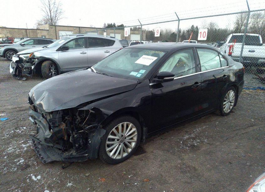 Photo 2 of 2015 Volkswagen Jetta 1.8T SE (VIN 3VWD17AJ3FM255064)