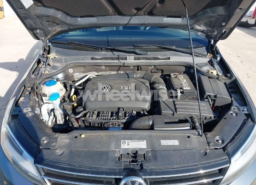 Photo 10 of 2015 Volkswagen Jetta 1.8T SE (VIN 3VWD17AJ3FM276285)