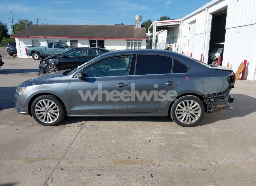 Photo 15 of 2015 Volkswagen Jetta 1.8T SE (VIN 3VWD17AJ3FM276285)