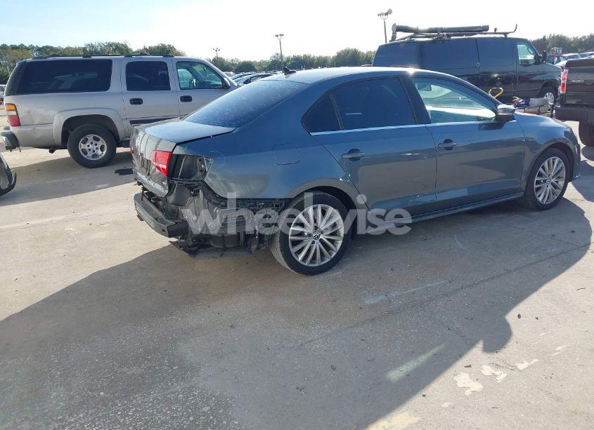 Photo 4 of 2015 Volkswagen Jetta 1.8T SE (VIN 3VWD17AJ3FM276285)