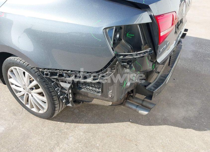 Photo 6 of 2015 Volkswagen Jetta 1.8T SE (VIN 3VWD17AJ3FM276285)