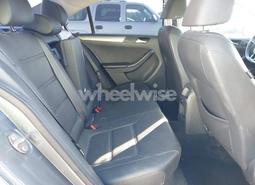 Photo 8 of 2015 Volkswagen Jetta 1.8T SE (VIN 3VWD17AJ3FM276285)