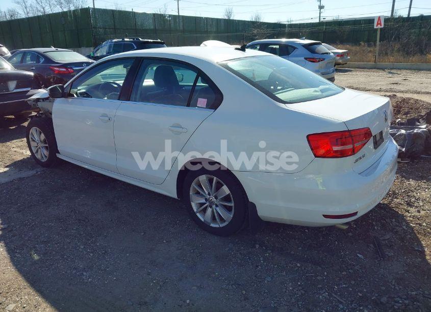Photo 3 of 2015 Volkswagen Jetta 1.8T SE (VIN 3VWD17AJ3FM310337)