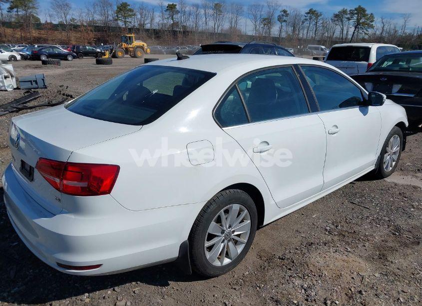 Photo 4 of 2015 Volkswagen Jetta 1.8T SE (VIN 3VWD17AJ3FM310337)