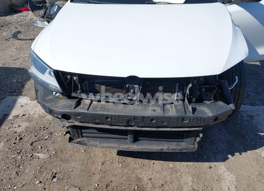 Photo 6 of 2015 Volkswagen Jetta 1.8T SE (VIN 3VWD17AJ3FM310337)