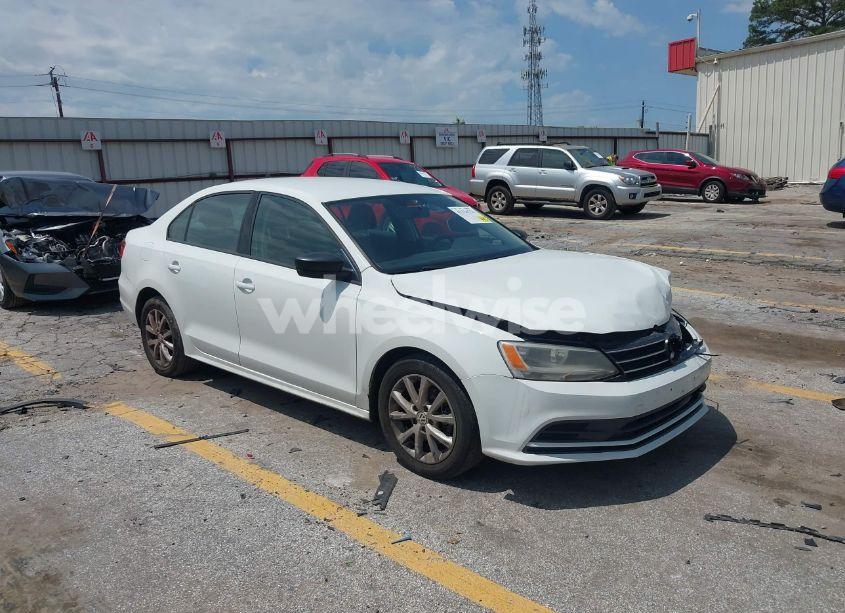 2015 Volkswagen Jetta 1.8T SE (VIN 3VWD17AJ3FM354676) main photo