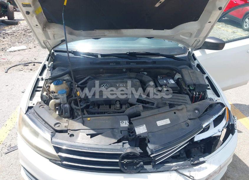 Photo 10 of 2015 Volkswagen Jetta 1.8T SE (VIN 3VWD17AJ3FM354676)