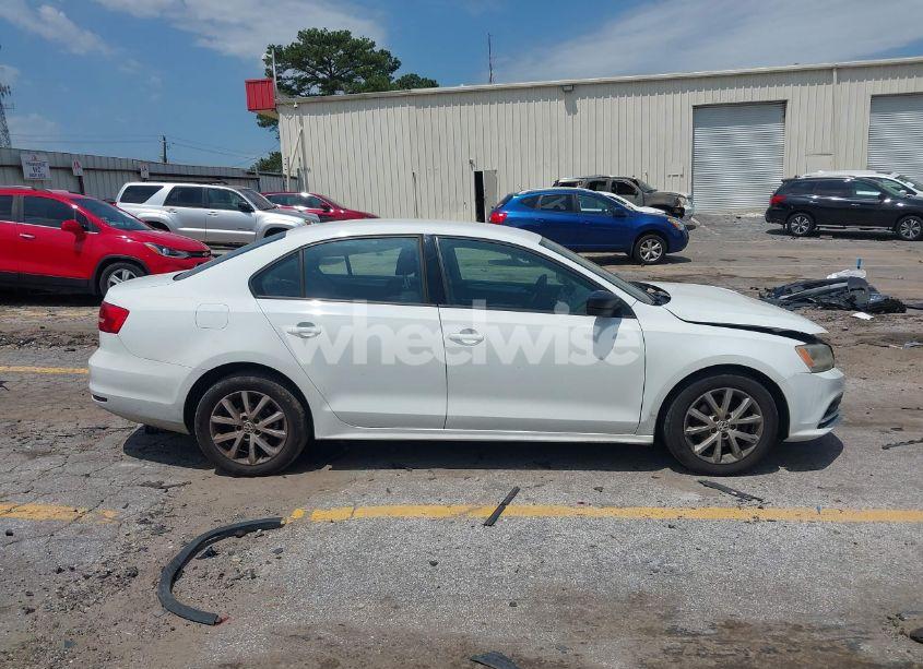 Photo 13 of 2015 Volkswagen Jetta 1.8T SE (VIN 3VWD17AJ3FM354676)