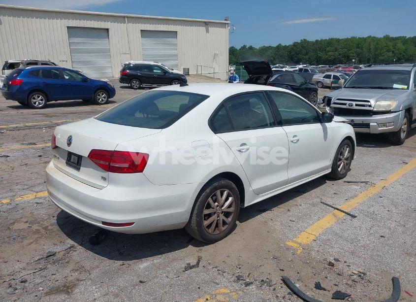 Photo 4 of 2015 Volkswagen Jetta 1.8T SE (VIN 3VWD17AJ3FM354676)
