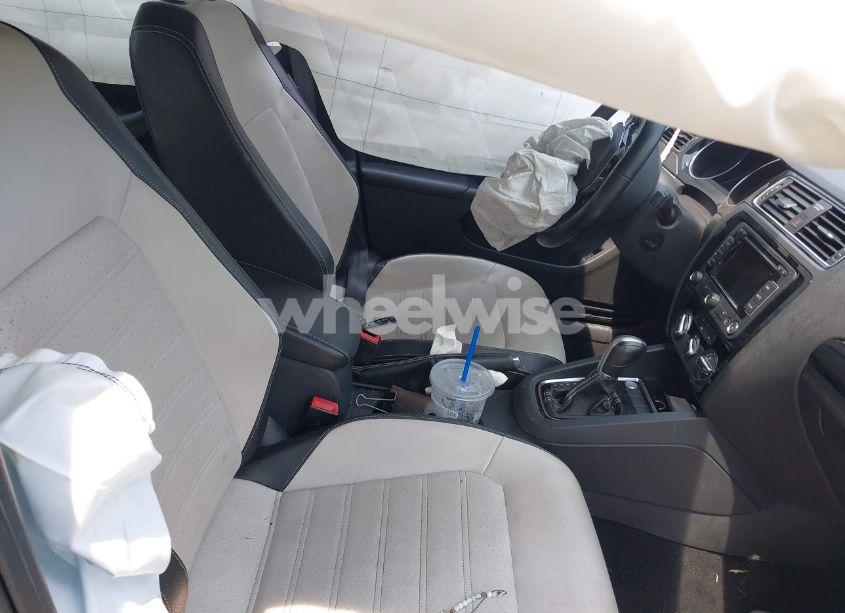 Photo 5 of 2015 Volkswagen Jetta 1.8T SPORT (VIN 3VWD17AJ3FM400653)