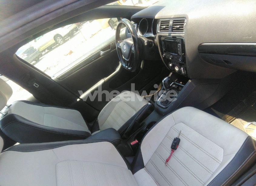 Photo 5 of 2015 Volkswagen Jetta 1.8T SPORT (VIN 3VWD17AJ3FM403147)