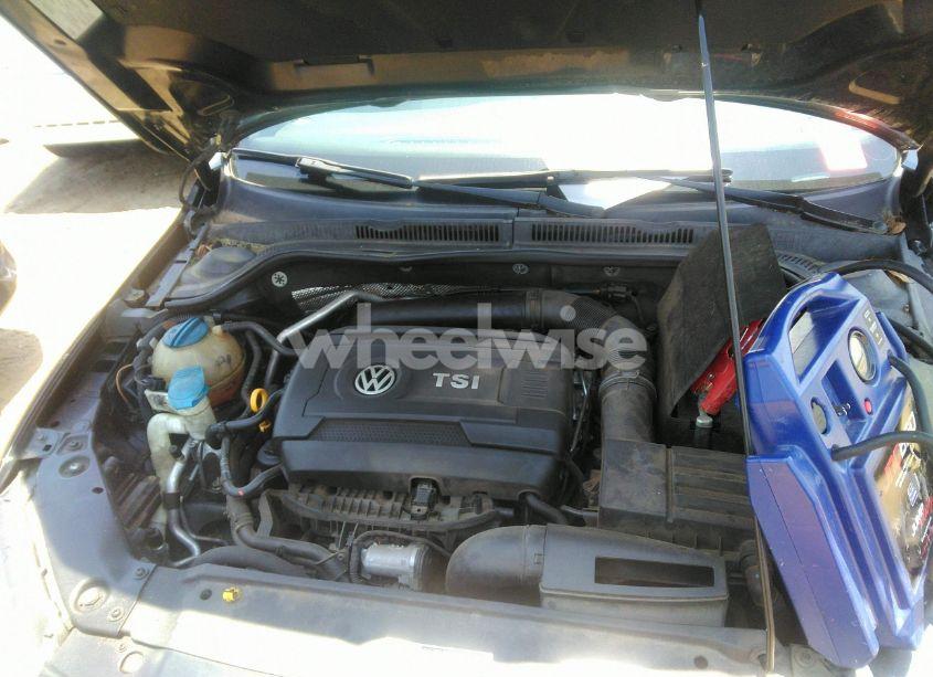 Photo 6 of 2015 Volkswagen Jetta 1.8T SPORT (VIN 3VWD17AJ3FM403147)