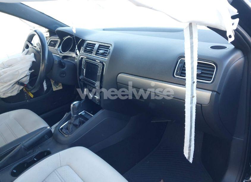 Photo 5 of 2016 Volkswagen Jetta 1.8T SPORT (VIN 3VWD17AJ3GM260282)