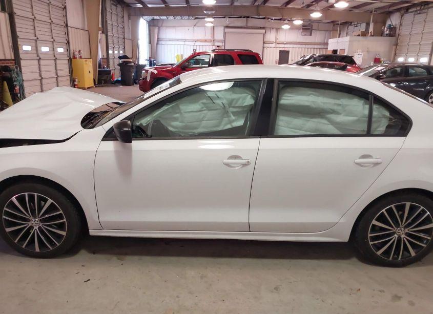 Photo 14 of 2016 Volkswagen Jetta 1.8T SPORT (VIN 3VWD17AJ3GM404879)