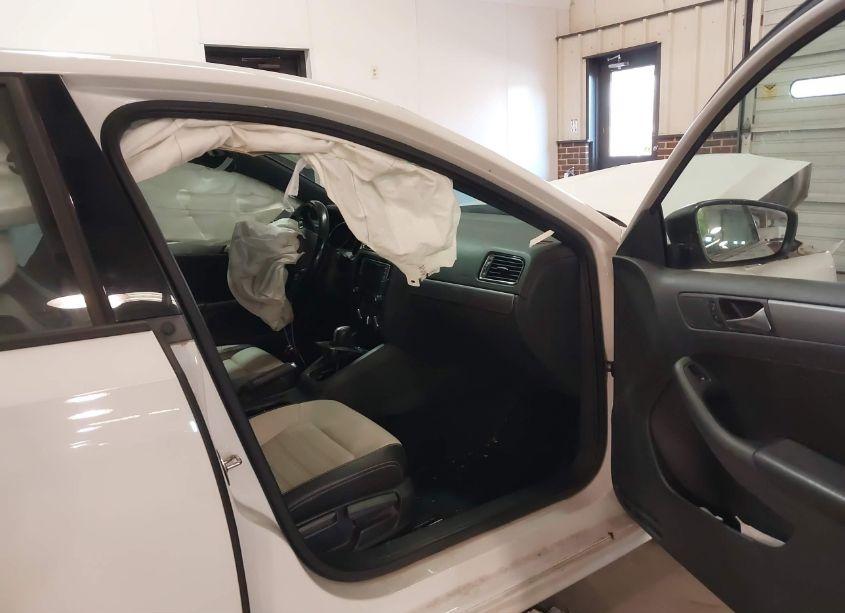 Photo 5 of 2016 Volkswagen Jetta 1.8T SPORT (VIN 3VWD17AJ3GM404879)