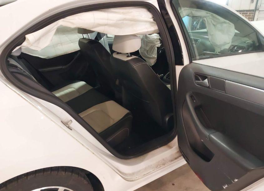 Photo 8 of 2016 Volkswagen Jetta 1.8T SPORT (VIN 3VWD17AJ3GM404879)