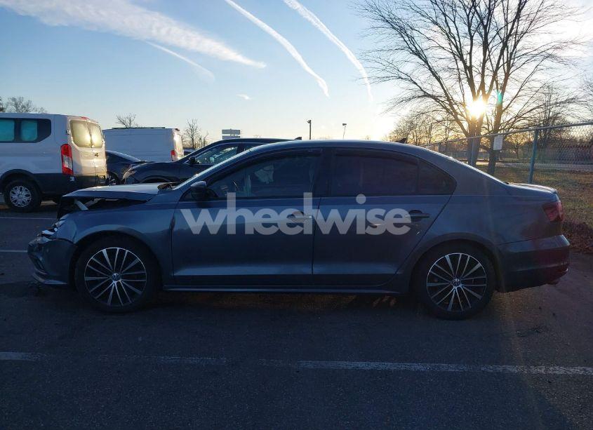 Photo 13 of 2016 Volkswagen Jetta 1.8T SPORT (VIN 3VWD17AJ3GM410519)