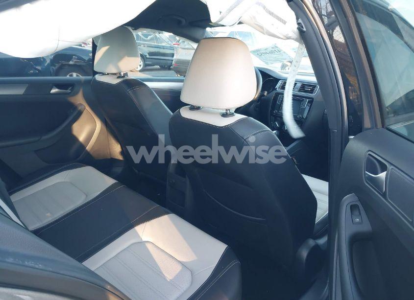 Photo 8 of 2016 Volkswagen Jetta 1.8T SPORT (VIN 3VWD17AJ3GM410519)