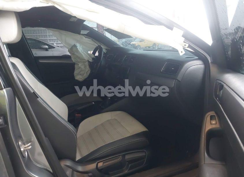 Photo 5 of 2016 Volkswagen Jetta 1.8T SPORT (VIN 3VWD17AJ3GM416482)