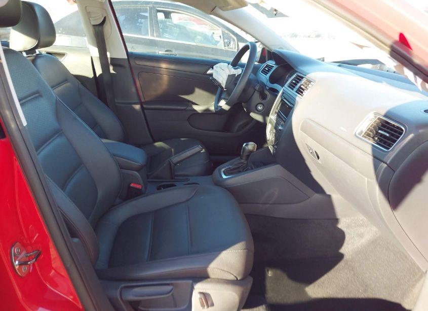 Photo 5 of 2014 Volkswagen Jetta 1.8T SE (VIN 3VWD17AJ4EM220855)