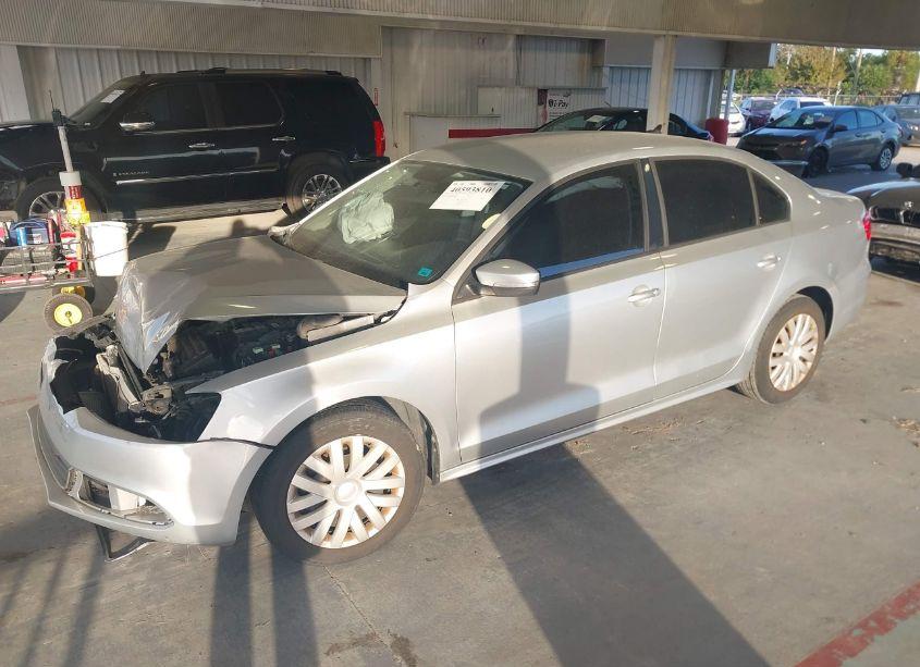 Photo 2 of 2014 Volkswagen Jetta 1.8T SE (VIN 3VWD17AJ4EM238983)