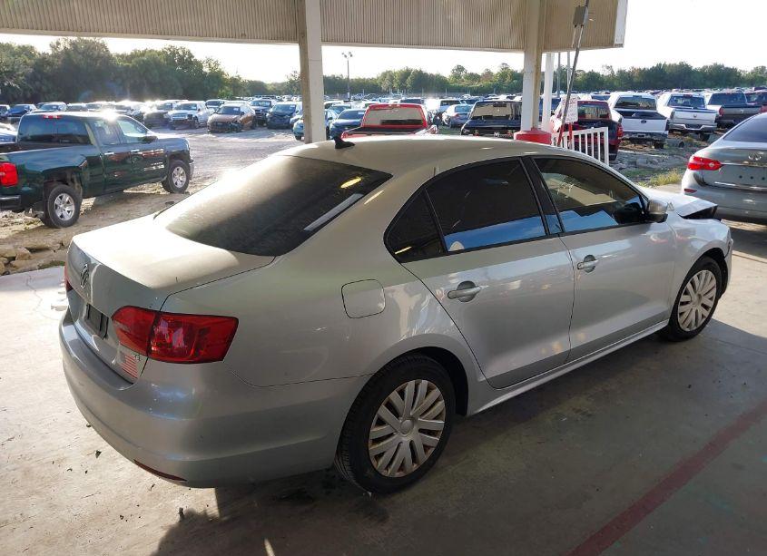 Photo 4 of 2014 Volkswagen Jetta 1.8T SE (VIN 3VWD17AJ4EM238983)