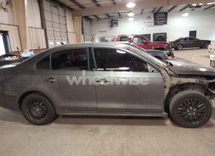 Photo 14 of 2014 Volkswagen Jetta 1.8T SE (VIN 3VWD17AJ4EM243990)