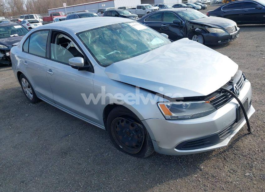2014 Volkswagen Jetta 1.8T SE (VIN 3VWD17AJ4EM266248) main photo
