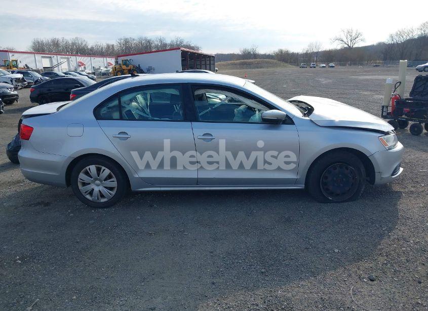 Photo 13 of 2014 Volkswagen Jetta 1.8T SE (VIN 3VWD17AJ4EM266248)