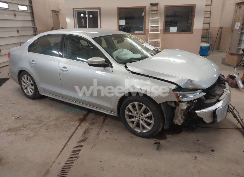 2014 Volkswagen Jetta 1.8T SE (VIN 3VWD17AJ4EM275208) main photo