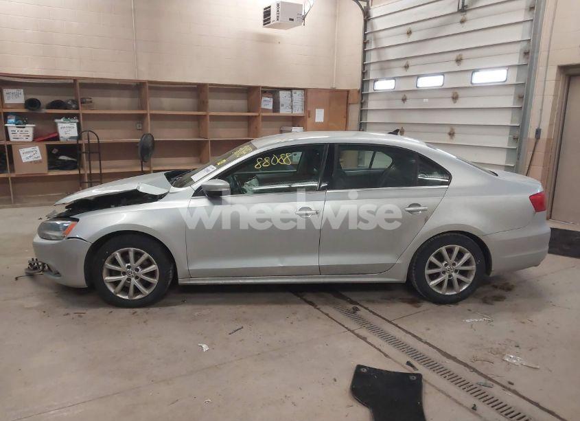 Photo 14 of 2014 Volkswagen Jetta 1.8T SE (VIN 3VWD17AJ4EM275208)