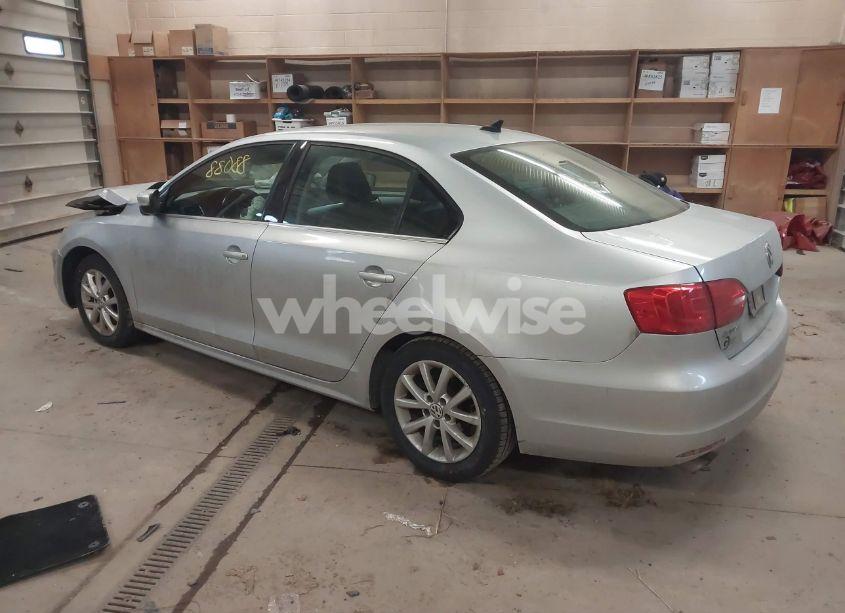 Photo 3 of 2014 Volkswagen Jetta 1.8T SE (VIN 3VWD17AJ4EM275208)