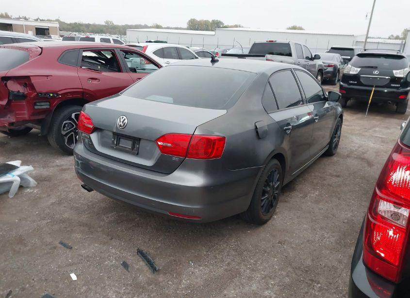 Photo 4 of 2014 Volkswagen Jetta 1.8T SE (VIN 3VWD17AJ4EM283485)