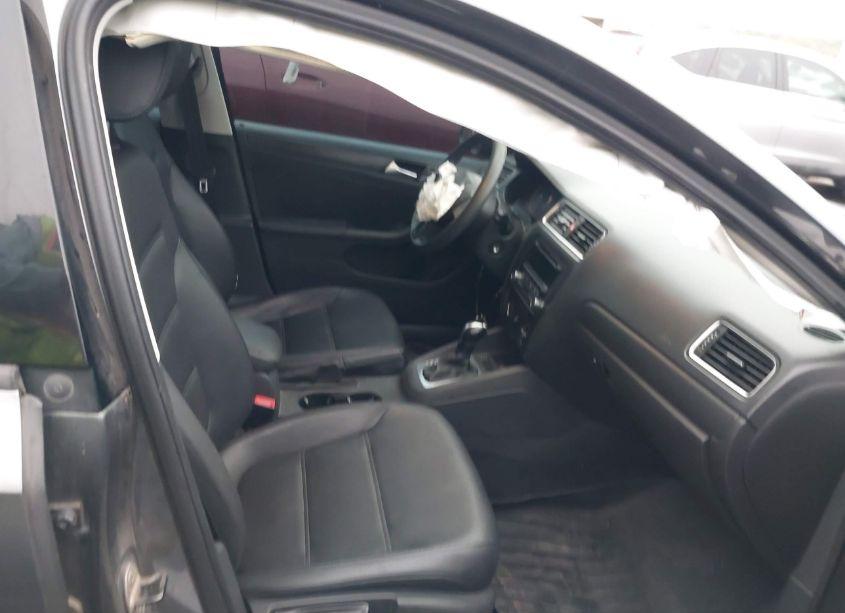 Photo 5 of 2014 Volkswagen Jetta 1.8T SE (VIN 3VWD17AJ4EM283485)