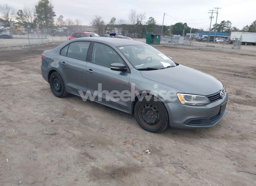 2014 Volkswagen Jetta 1.8T SE (VIN 3VWD17AJ4EM302357) main photo