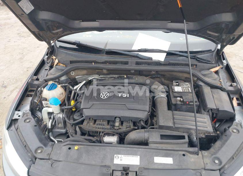 Photo 10 of 2014 Volkswagen Jetta 1.8T SE (VIN 3VWD17AJ4EM302357)