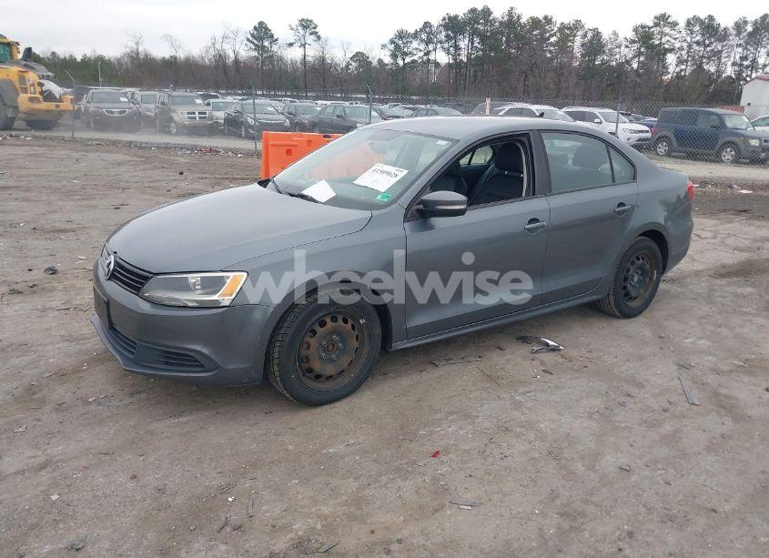Photo 2 of 2014 Volkswagen Jetta 1.8T SE (VIN 3VWD17AJ4EM302357)