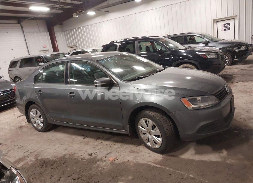 Photo 13 of 2014 Volkswagen Jetta 1.8T SE (VIN 3VWD17AJ4EM419453)